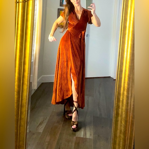 Bltiv Botn Ribbed Velvet Wrap Dress - Picture 2 of 4